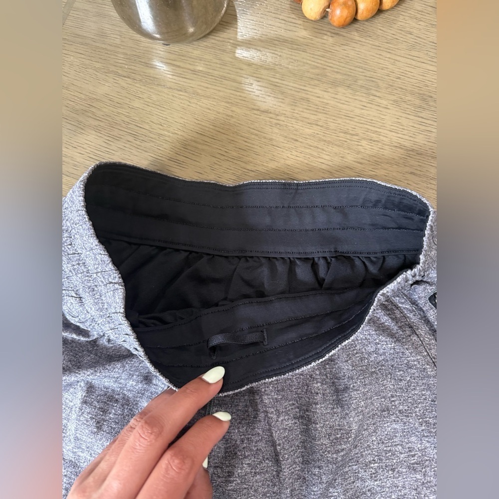 Lululemon Gray Women's Athletic Shorts size 8 - Picture 5 of 9